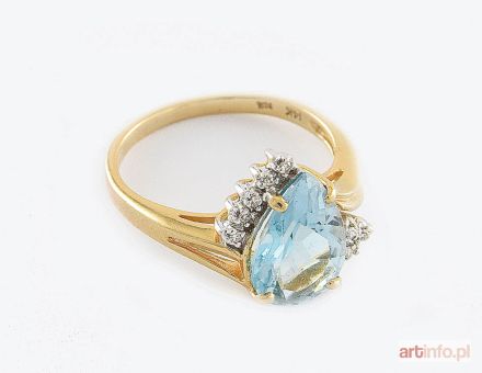 Pierścionek z akwamarynem